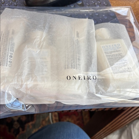 Oneiro Sunchasers Bath & Body Set - White - Picture 6 of 6